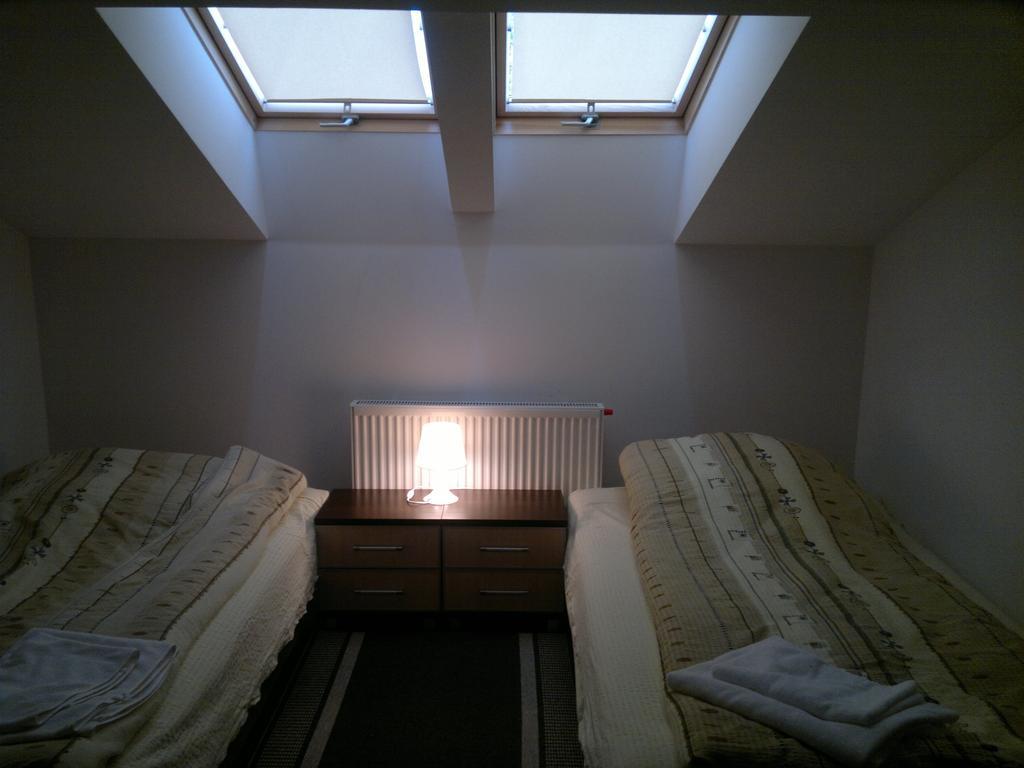 Hotel Diament - Zajazd U Przemka Zgierz Quarto foto