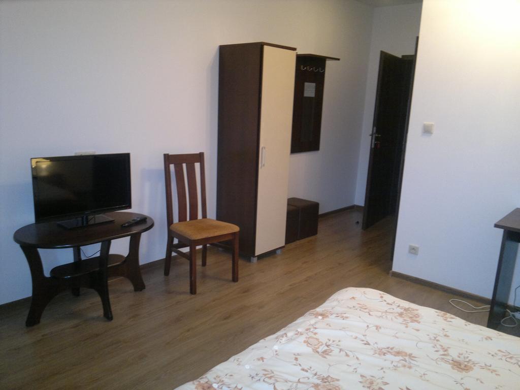 Hotel Diament - Zajazd U Przemka Zgierz Quarto foto