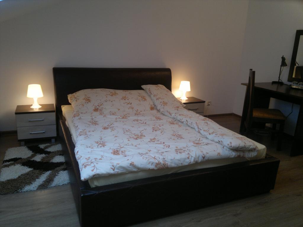 Hotel Diament - Zajazd U Przemka Zgierz Quarto foto